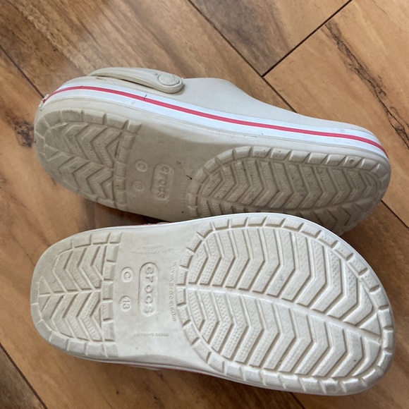 Girls Crocs - Picture 3 of 4